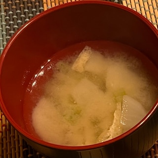 かぶと油揚げの味噌汁